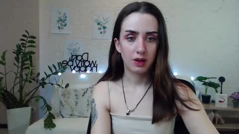 Emyli online show from 01.10.25