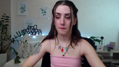 Emyli online show from 01.11.25