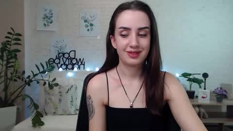 Emyli online show from 01.11.25