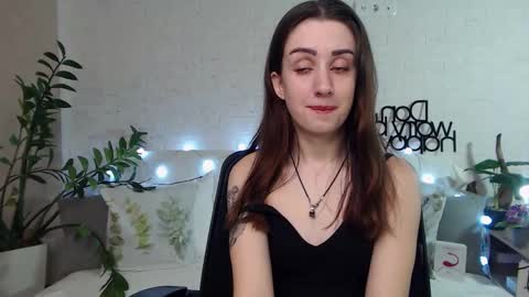 Emyli online show from 02.04.25