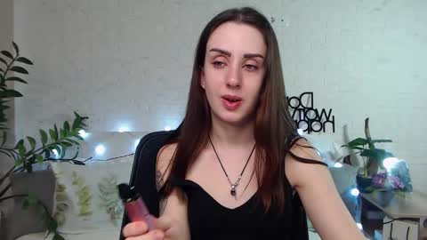 Emyli online show from 02.05.25