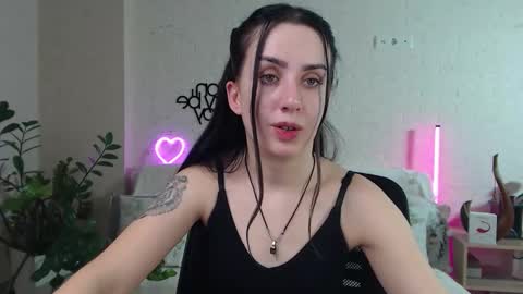 Emyli online show from 03.04.25