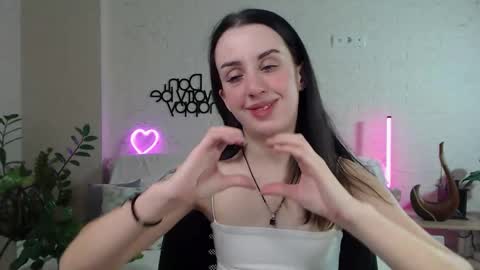 Emyli online show from 03.04.25