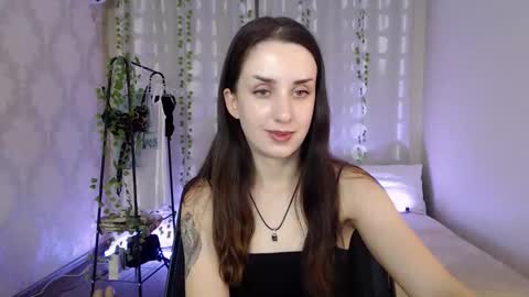 Emyli online show from 09.11.25