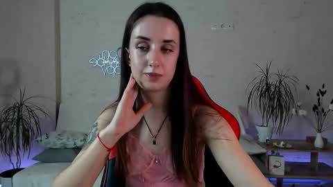 Emyli online show from 10.08.25