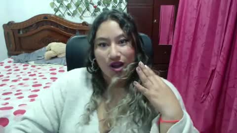 Snapshot of emilylove14 chatting on 01.04.25 Emily Cortez online show from 01.04.25