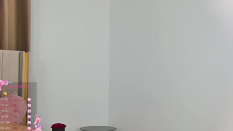 Snapshot of emilynovaa1 chatting on 05.28.26 emilynovaa1 online show from 05.28.26