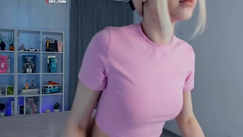 Hey i am  Emily     am -  pm online show from 05.28.26