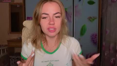 Emily Robbie online show from 10.26.25