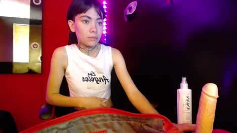 Snapshot of emilyrose_11 chatting on 10.10.25 Emily online show from 10.10.25