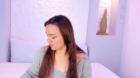 Snapshot of emilyrouss_ chatting on 11.24.25 EMILY online show from 11.24.25