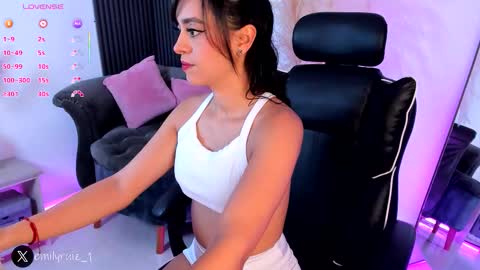 Snapshot of emilyruiz1 chatting on 10.07.25 Emily online show from 10.07.25