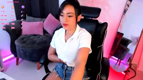 Emily online show from 11.03.25