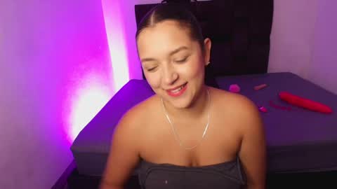 Snapshot of emilysavvato chatting on 12.14.24 Emily online show from 12.14.24