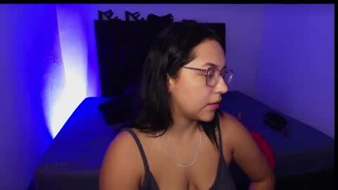 Snapshot of emilysavvato chatting on 01.04.25 Emily online show from 01.04.25