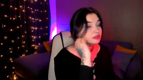 Snapshot of emilywoods_ chatting on 11.20.25 Emily online show from 11.20.25