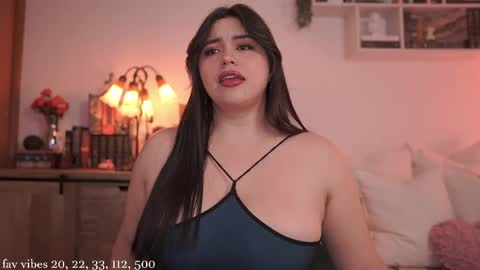 Snapshot of emilyxrose_ chatting on 05.08.26 IG thickemmsss online show from 05.08.26