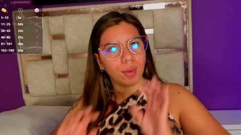 emilyy_cooperr online show from 04.01.26