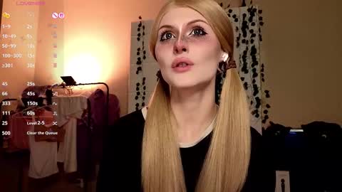 emimiy online show from 10.18.25