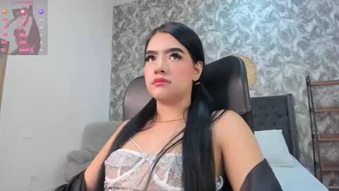 Snapshot of emma_1025 chatting on 09.09.25 emma  online show from 09.09.25