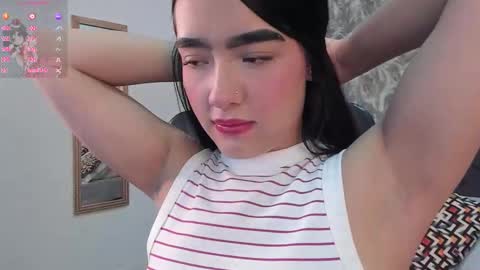 Snapshot of emma_1025 chatting on 10.02.25 emma  online show from 10.02.25