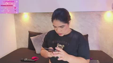 Snapshot of emma__becket chatting on 06.21.26 Emma online show from 06.21.26
