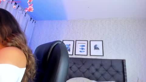 Snapshot of emma__smith01 chatting on 02.07.25 Emma online show from 02.07.25