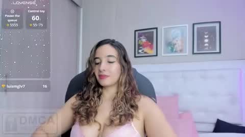 Snapshot of emma__smith01 chatting on 03.25.26 Emma online show from 03.25.26