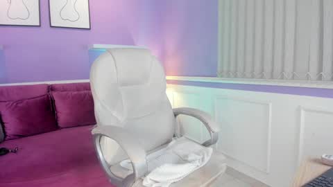 Snapshot of emma__walkerr_ chatting on 01.27.25 emma__walkerr_ online show from 01.27.25