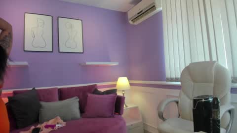 Snapshot of emma__walkerr_ chatting on 02.08.25 emma__walkerr_ online show from 02.08.25