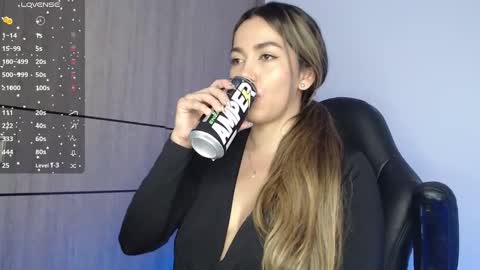 Snapshot of emma_aaa chatting on 02.15.25 Rocio online show from 02.15.25