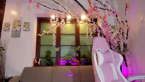 emma_ayala online show from 11.12.25