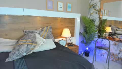 Snapshot of emma_bakker_ chatting on 02.13.25 Emma online show from 02.13.25