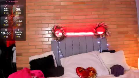 Snapshot of emma_belley chatting on 07.13.26 Hey Im EmmaHelp me reach 100 likes online show from 07.13.26