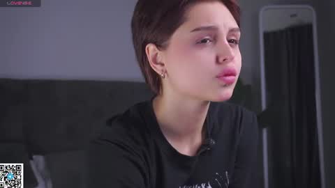 Snapshot of emma_bro0kss chatting on 06.14.26 Emma online show from 06.14.26