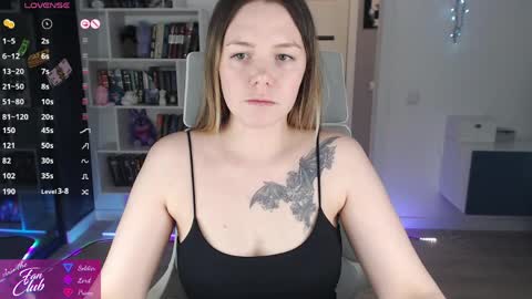 Snapshot of emma_bryan chatting on 05.21.26 Emma online show from 05.21.26