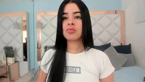 Snapshot of emma_castilloo chatting on 09.22.25 Emma Castillo online show from 09.22.25