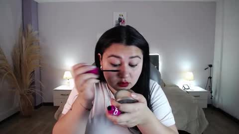 Snapshot of emma_charm_ chatting on 12.14.25 Emma online show from 12.14.25