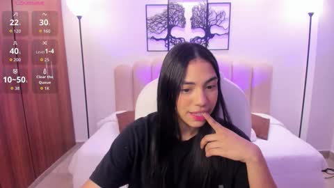 Snapshot of emma_connor1 chatting on 11.07.25 Emma online show from 11.07.25