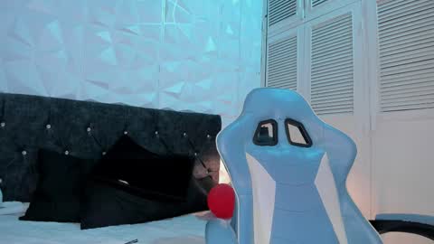 emma_dl2 online show from 02.27.25