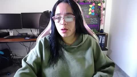 Snapshot of emma_evans07 chatting on 12.24.24 emmy online show from 12.24.24
