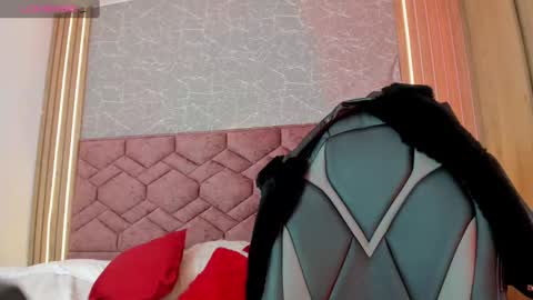 Snapshot of emma_ford1 chatting on 12.14.24 Emma  online show from 12.14.24