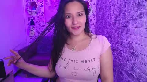 Snapshot of emma_garciaa_ chatting on 02.15.25 emma online show from 02.15.25
