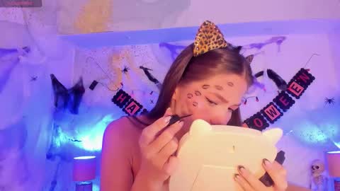 emma_jhoons online show from 10.13.25
