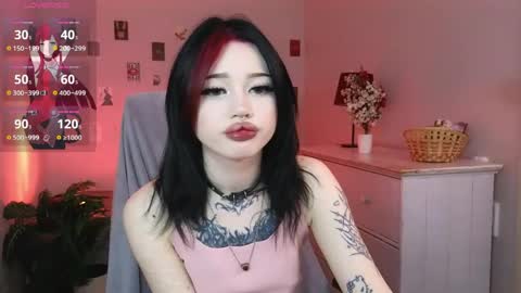 Snapshot of emma_kirks chatting on 05.05.26 emma_kirks online show from 05.05.26
