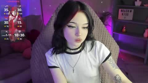 Snapshot of emma_kirks chatting on 05.21.26 emma_kirks online show from 05.21.26
