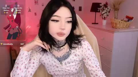 Snapshot of emma_kirks chatting on 05.29.26 emma_kirks online show from 05.29.26