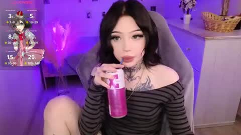 Snapshot of emma_kirks chatting on 06.17.26 emma_kirks online show from 06.17.26