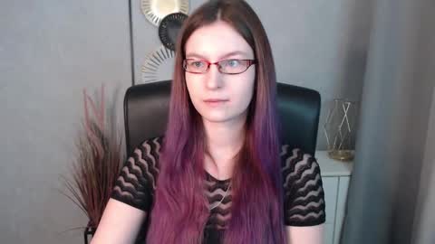 Snapshot of emma_lust94 chatting on 01.15.25 emma online show from 01.15.25