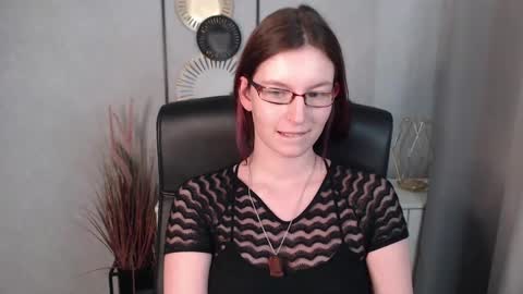 Snapshot of emma_lust94 chatting on 01.16.25 emma online show from 01.16.25